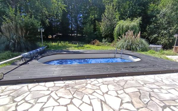 Maison à vendre    5 pièces •  La Cour-Marigny