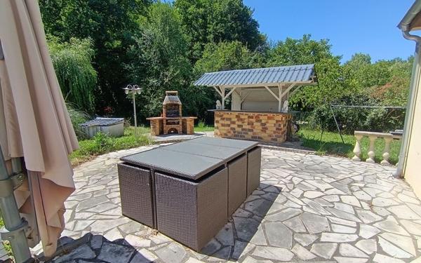 Maison à vendre    5 pièces •  La Cour-Marigny