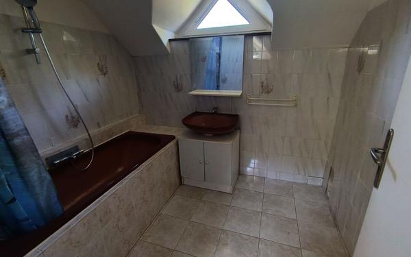 Maison à vendre    5 pièces •  La Cour-Marigny