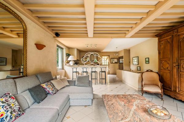 MAISON VIENNE – PROCHE CENTRE-VILLE-214m²-PARCELLE 1700m²