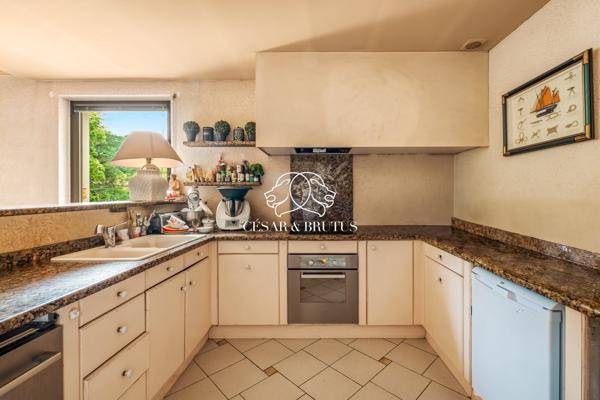 MAISON VIENNE – PROCHE CENTRE-VILLE-214m²-PARCELLE 1700m²