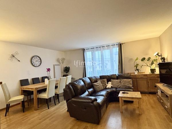 Appartement à vendre 77 m2 cave et parking