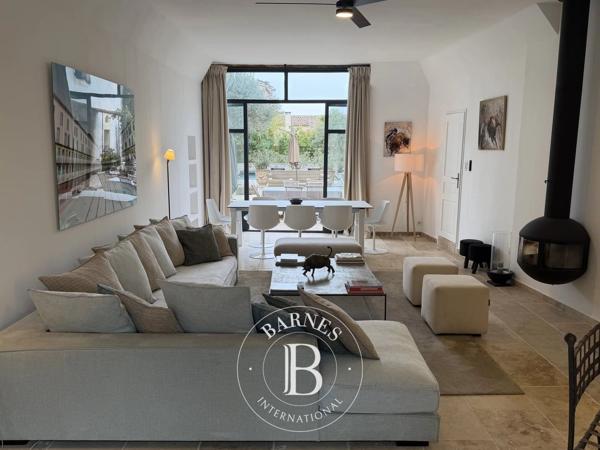 Nîmes, Maison 6 Chambres -  530 m² à vendre
