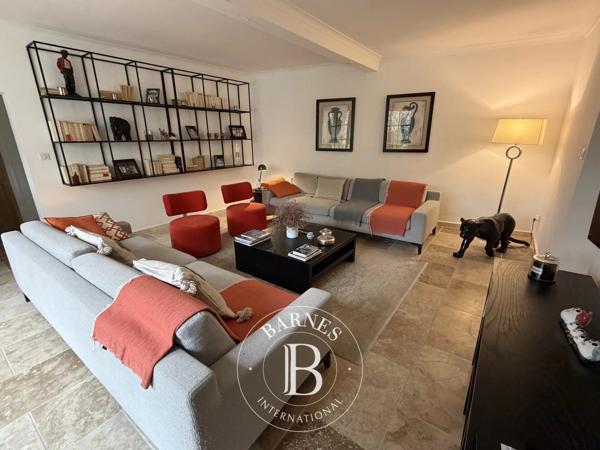 Nîmes, Maison 6 Chambres -  530 m² à vendre