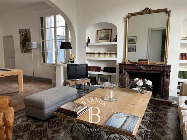 Nîmes, Maison 6 Chambres -  530 m² à vendre