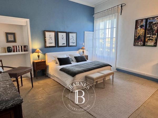 Nîmes, Maison 6 Chambres -  530 m² à vendre