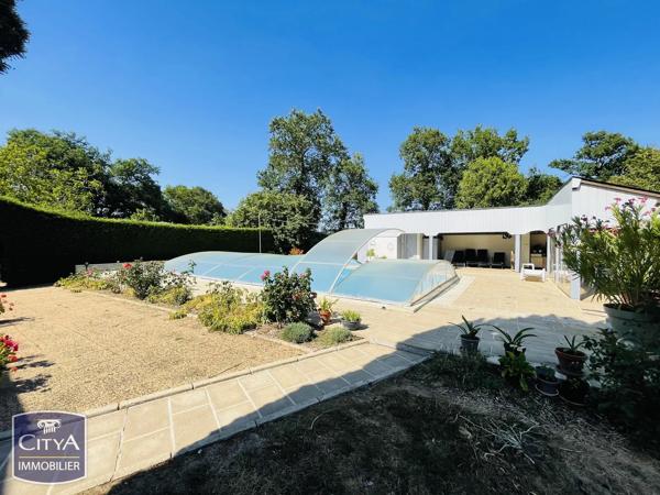 Maison à vendre 7 pièces 210m² Neuvy-Saint-Sépulchre (36230)