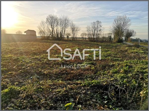 BEAU TERRAIN PLAT et VIABILISE DE PLUS DE 1700 m²