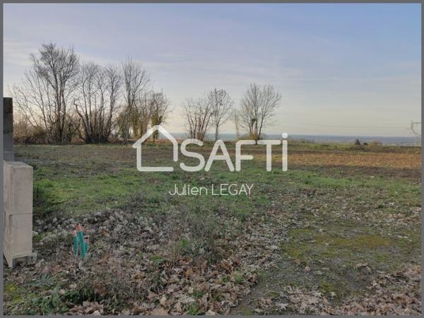 BEAU TERRAIN PLAT et VIABILISE DE PLUS DE 1700 m²