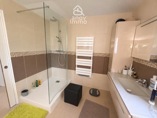 Villa
                                                                                                                                                                                                                                                                                                                        5 pièce(s)                                                                                                                                                                                                          4 chambre(s)                                                                                                                                                                                                          130  m²