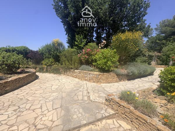 Villa
                                                                                                                                                                                                                                                                                                                        5 pièce(s)                                                                                                                                                                                                          4 chambre(s)                                                                                                                                                                                                          130  m²