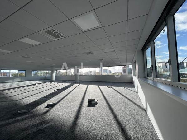 À louer : Bureaux premium au pied de la Gare Lille-Europe - Accessibilité & visibilité exceptionnelles