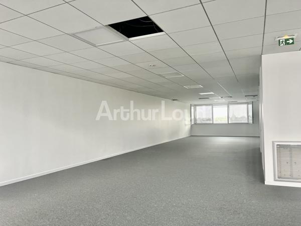 À louer : Bureaux premium au pied de la Gare Lille-Europe - Accessibilité & visibilité exceptionnelles