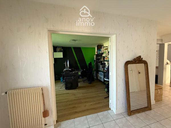 Maison
                                                                                                                                                                                                                                                                                                                        9 pièce(s)                                                                                                                                                                                                          5 chambre(s)                                                                                                                                                                                                          192  m²