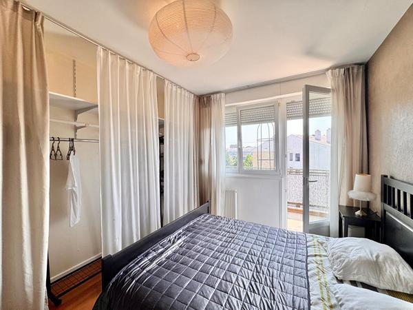 COUP DE COEUR sur ce spacieux T5 avec garage, ascenseur et grand balcon ! Proche centre ville