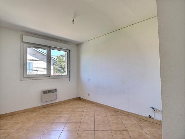 Appartement 2 Chambres au calme avec Terrasse ET Garage - PROCHE REMPARTS