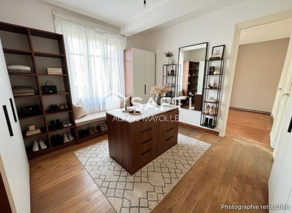 Maison semi individuelle, 4 chambres, jardin, garage non attenant