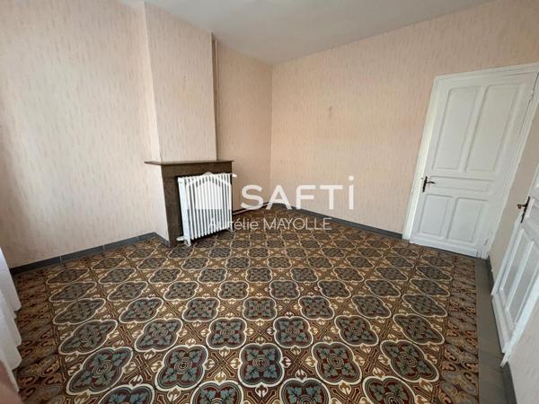 Maison semi individuelle, 4 chambres, jardin, garage non attenant
