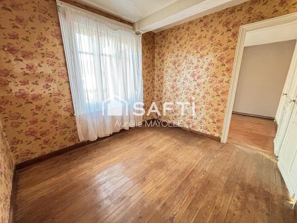 Maison semi individuelle, 4 chambres, jardin, garage non attenant