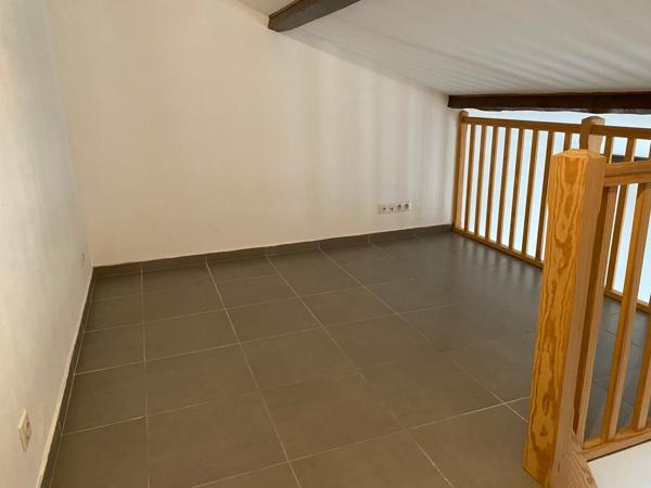 APPARTEMENT DE TYPE STUDIO