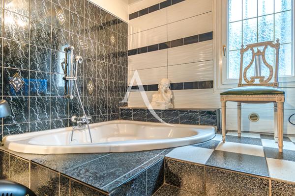 BEAU ET VASTE PAVILLON DE 190 m2