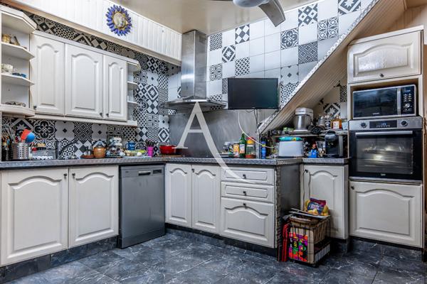 BEAU ET VASTE PAVILLON DE 190 m2