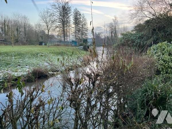 MARCONNELLE, Longère - Belle longère à rafraichir bâtie sur 3166m2 bordée par la Canche.
Cette...