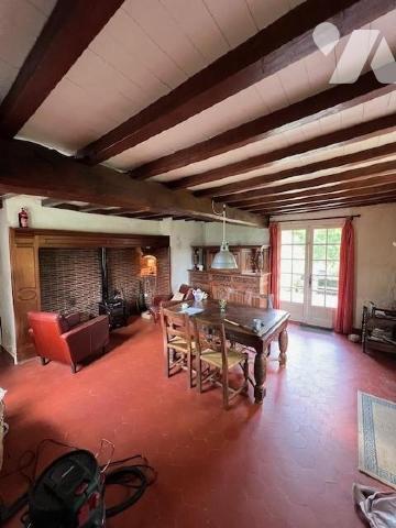 MARCONNELLE, Longère - Belle longère à rafraichir bâtie sur 3166m2 bordée par la Canche.
Cette...