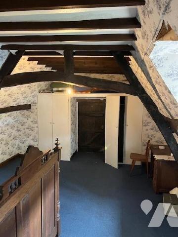 MARCONNELLE, Longère - Belle longère à rafraichir bâtie sur 3166m2 bordée par la Canche.
Cette...