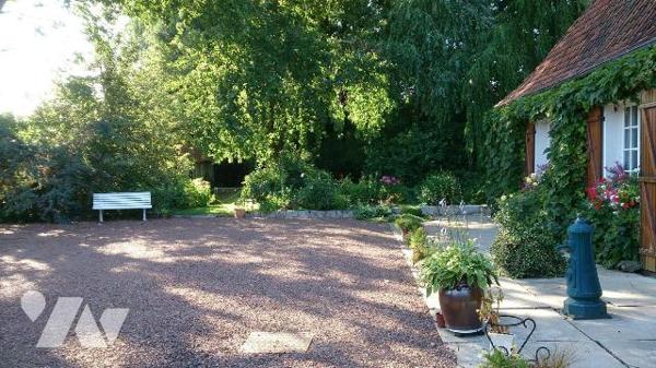 MARCONNELLE, Longère - Belle longère à rafraichir bâtie sur 3166m2 bordée par la Canche.
Cette...