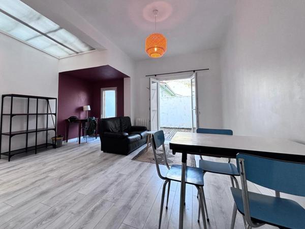 Appartement à louer 2 pièces BORDEAUX (33)