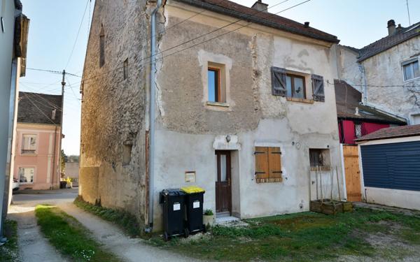 Maison à vendre    3 pièces •  Condé-Sainte-Libiaire