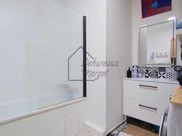 Appartement
         2 pièces
        - 45 m² Exclusivité 149 000 € *
