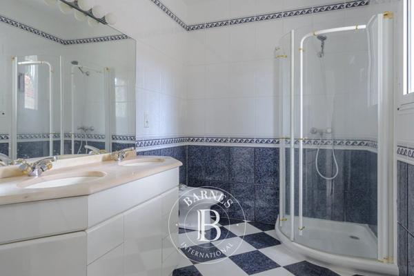 Sanary-sur-Mer, Maison 4 Chambres -  174 m² à vendre