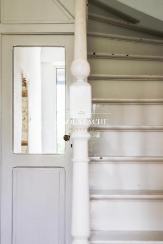 MAISON CHARENTAISE TYPIQUE - AU CALME & PROCHE CENTRE-VILLE -