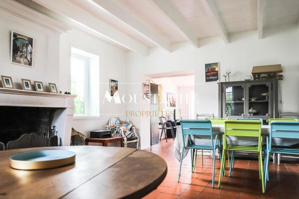 MAISON CHARENTAISE TYPIQUE - AU CALME & PROCHE CENTRE-VILLE -