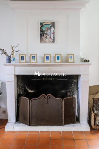 MAISON CHARENTAISE TYPIQUE - AU CALME & PROCHE CENTRE-VILLE -