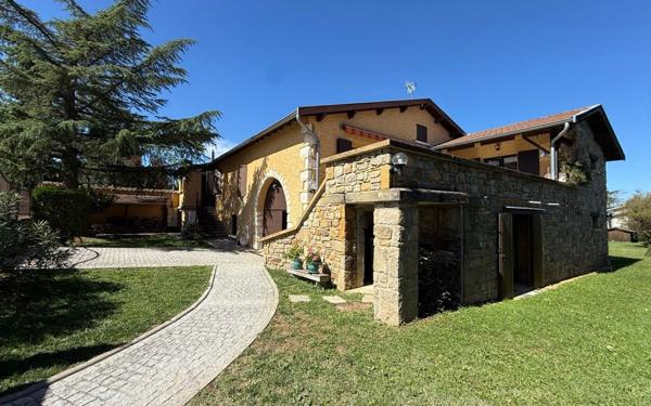 Maison à vendre    6 pièces •  Châtillon