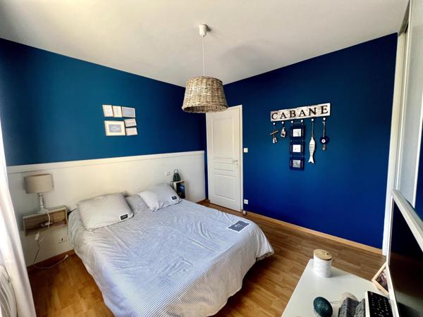 Maison avec double garage, atelier