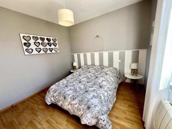 Maison avec double garage, atelier