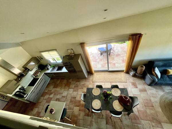 Maison avec double garage, atelier