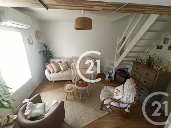 Maison à vendre  3 pièces - 40 m 2   SAINTES  - 17