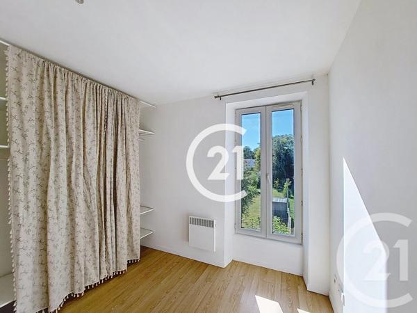Maison à vendre  3 pièces - 40 m 2   SAINTES  - 17