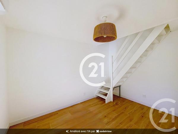 Maison à vendre  3 pièces - 40 m 2   SAINTES  - 17