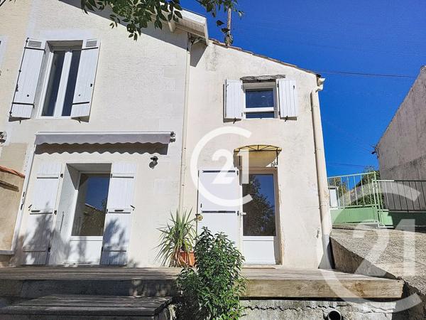 Maison à vendre  3 pièces - 40 m 2   SAINTES  - 17