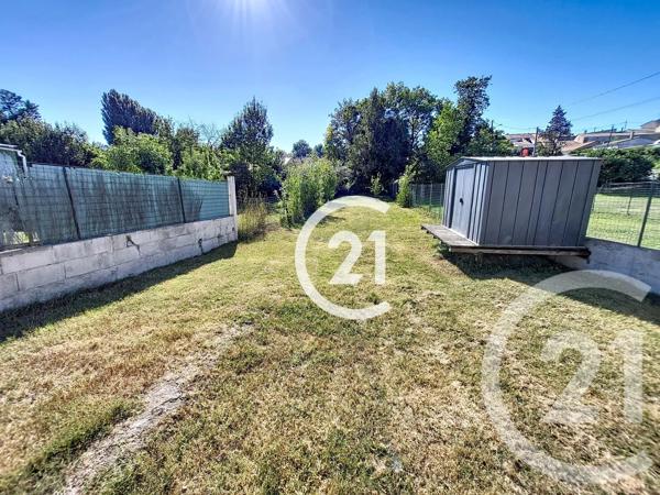 Maison à vendre  3 pièces - 40 m 2   SAINTES  - 17