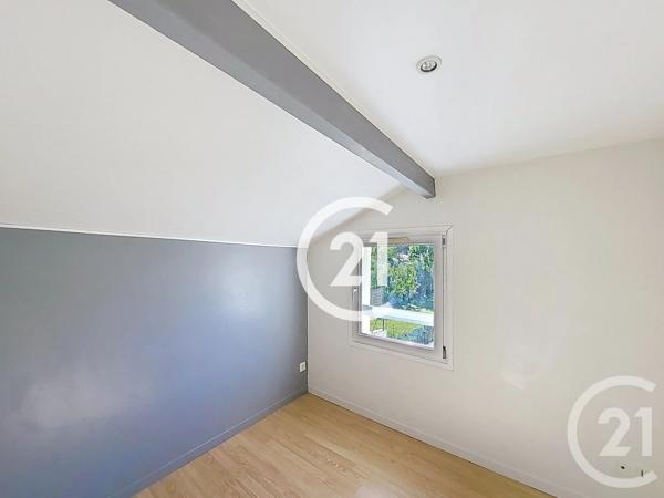 Maison à vendre  3 pièces - 40 m 2   SAINTES  - 17