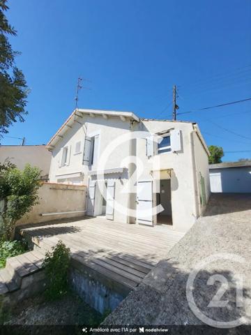 Maison à vendre  3 pièces - 40 m 2   SAINTES  - 17