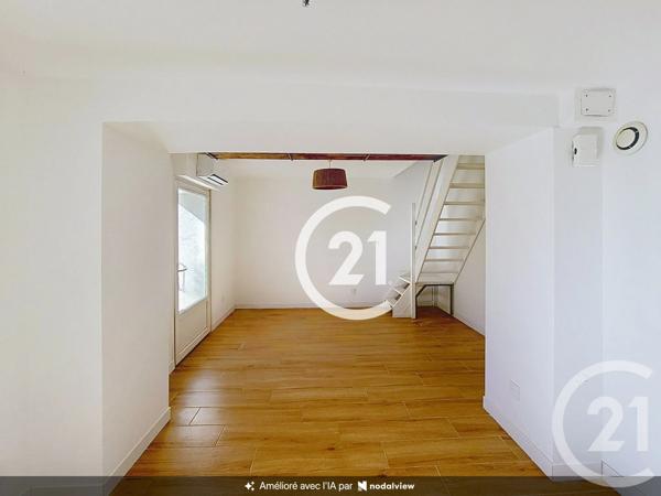 Maison à vendre  3 pièces - 40 m 2   SAINTES  - 17