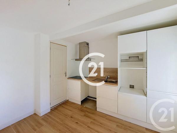 Maison à vendre  3 pièces - 40 m 2   SAINTES  - 17